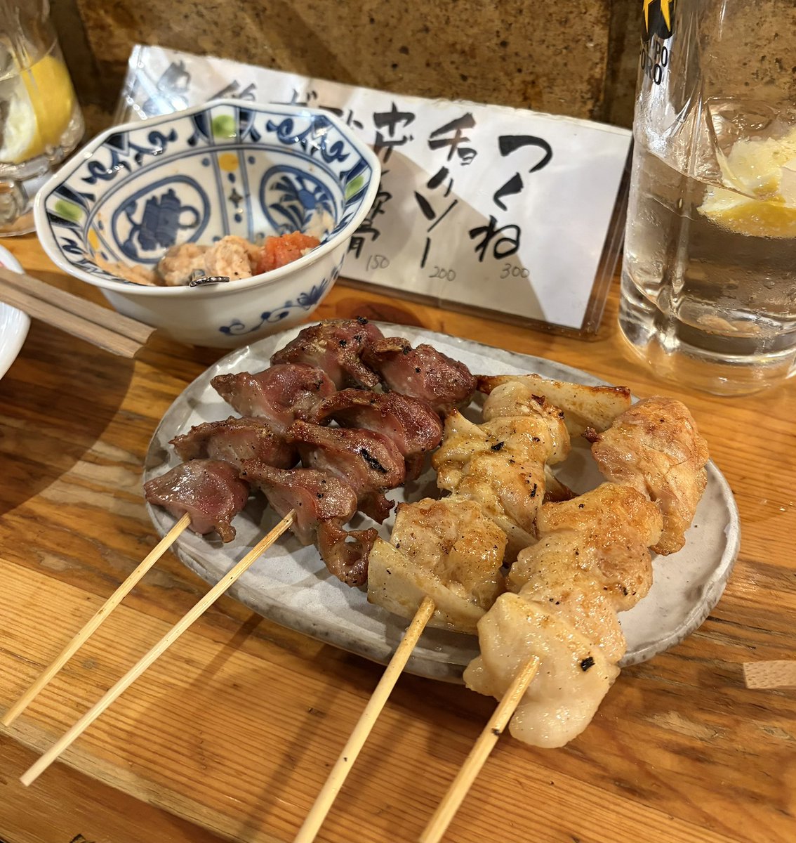 osushi_hi_'s tweet photo. 友人がもてなしてくれて胃袋が幸せだった昨日🧧酒を飲みデビューを見届け化石を掘り酒を飲み楽しい1日だった https://t.co/LsPnzUmD9i