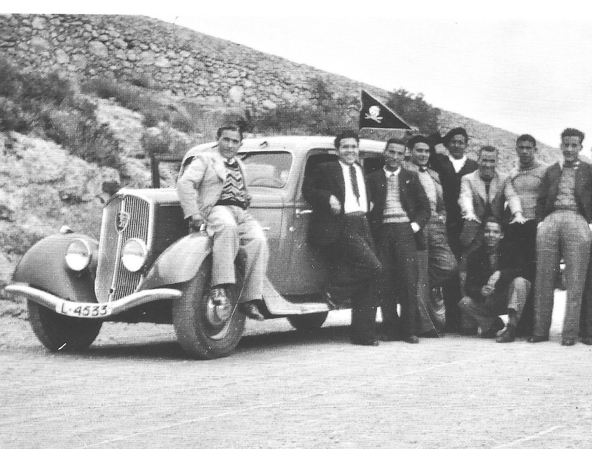 oscarsarramia's tweet photo. Quan un fa un tweet com aquest👇o és simplement una provocació de malote d'EGB o poder el que és més greu.. desconeix un dels moments més importants esportivosocials en la història de la pròpia ciutat de la qual fa bandera avorridament i constantment?
https://t.co/OqpjYnOYmV https://t.co/SbHJBCFau4