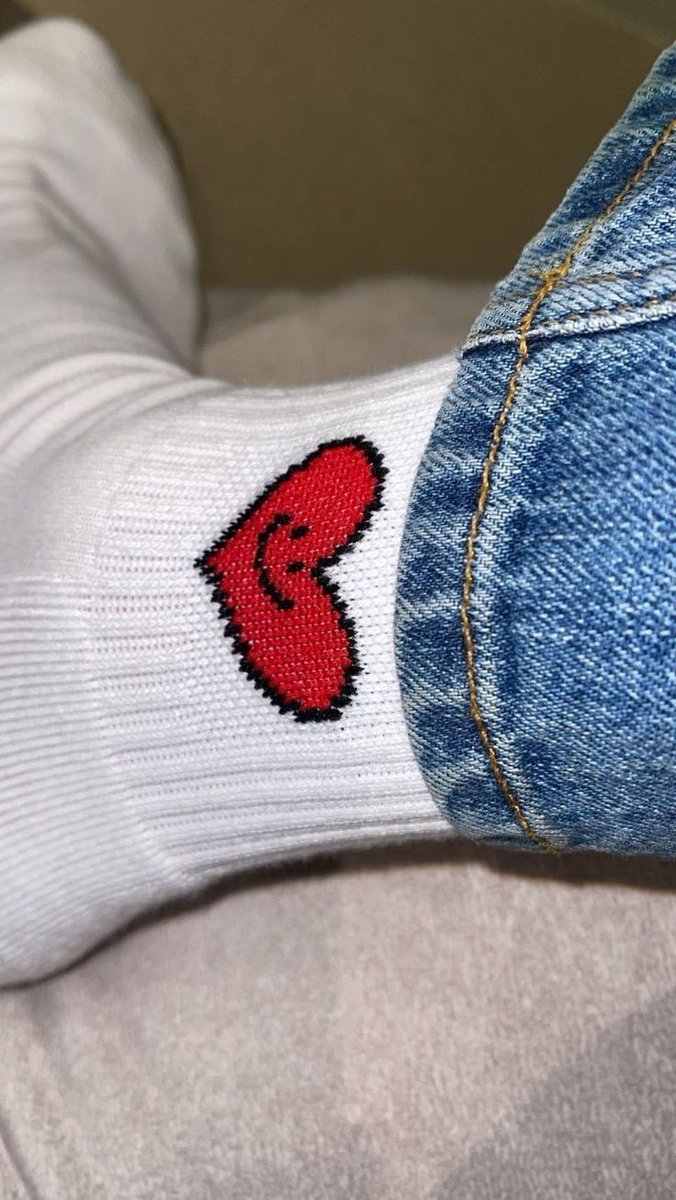 ujssoz's tweet photo. I dedicate this heart to you 🫰🏻 https://t.co/kYFzoLaukX