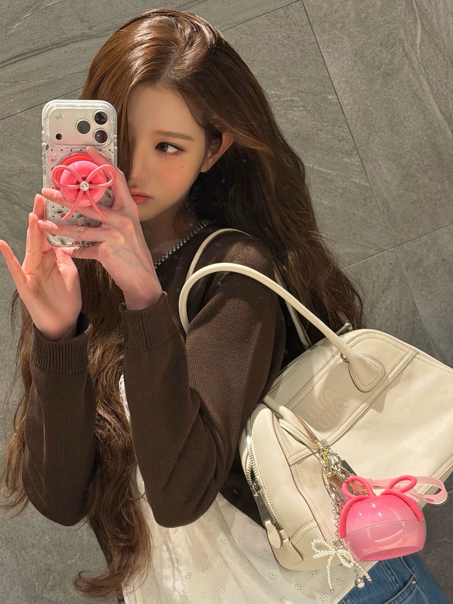 ivepics_'s tweet photo. wonyoung instagram update https://t.co/2MzfJS7SCT