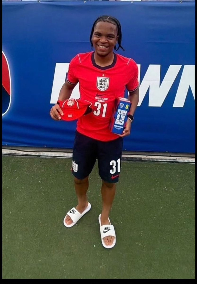 LfcLee08's tweet photo. @rioferdy5 No31 best youngster in English football https://t.co/NU5WNOCaSj