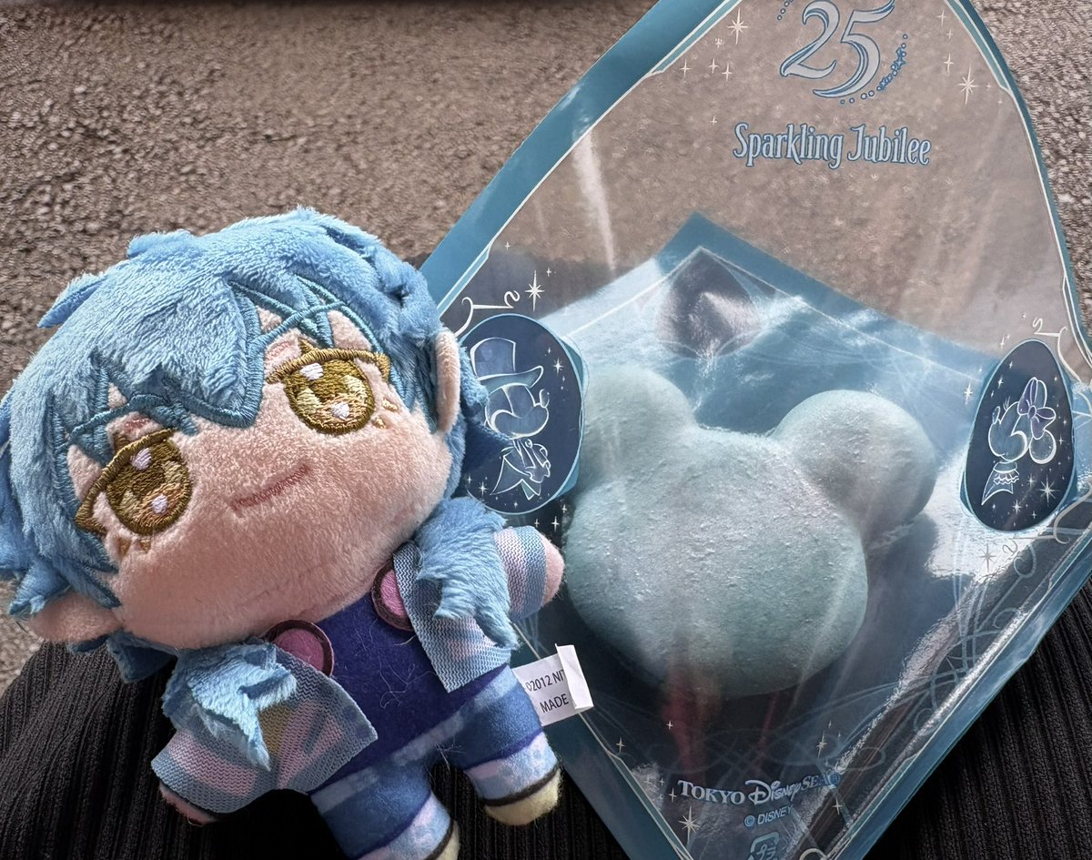 aged_nut's tweet photo. 🎃グッズにサイン貰った🐭25周年青いもの沢��で実質蒼葉ちゃんイベです https://t.co/vWXnodk6Oq
