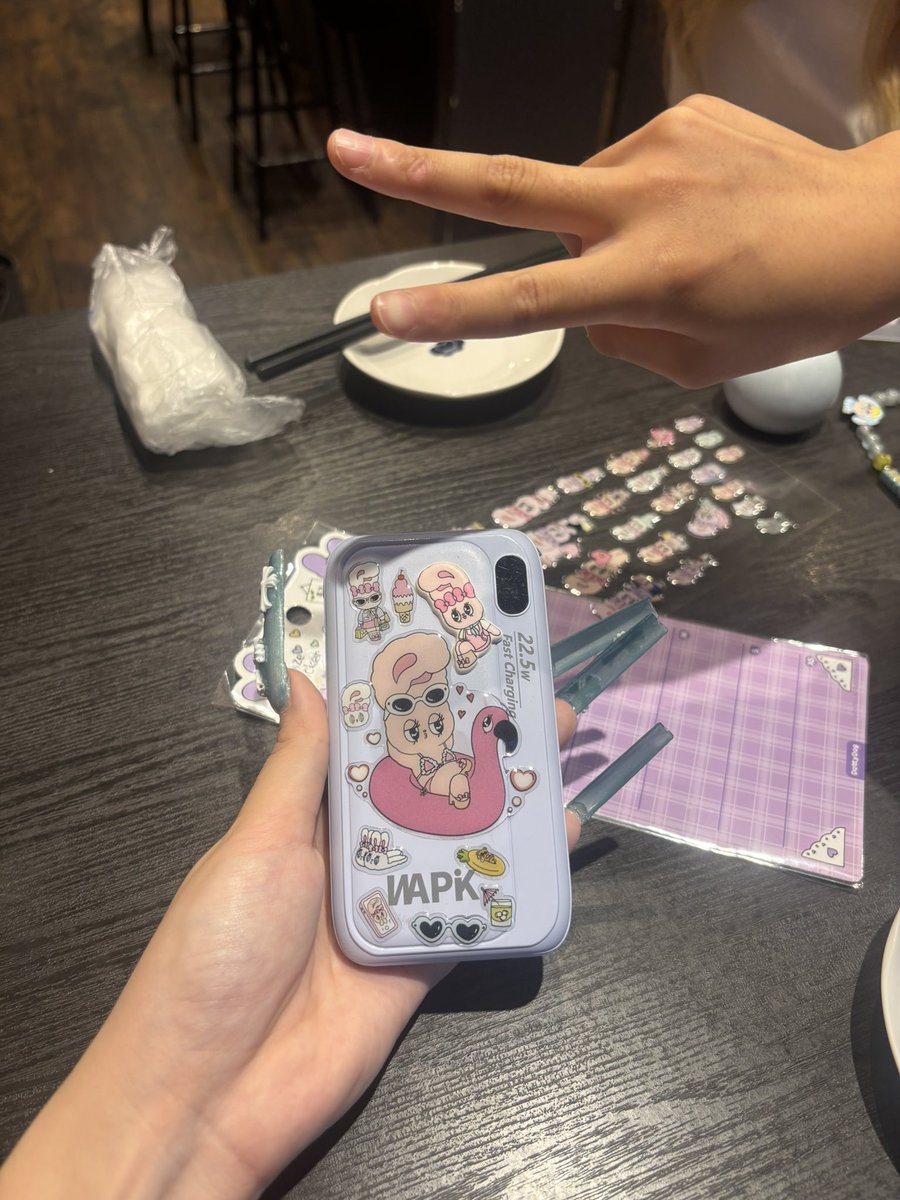 donpy_mimi's tweet photo. めっちゃシール貼ってもらった💖
可愛すぎる🥹
今日20時です❕ https://t.co/EOkNRtlBY2