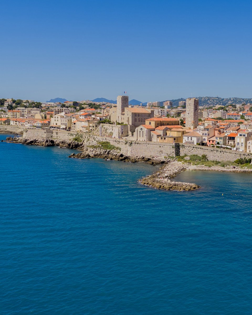 antibes_jlp's tweet photo. Un dimanche à la maison ☀️🌊 https://t.co/rxBoZ962Hy