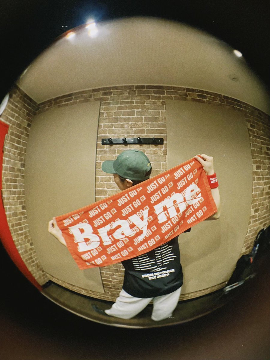 brayme_official's tweet photo. 📢SOLD OUTのお知らせ

・"JUST GO"TOURタオル
・アクリルカラビナ

ソールドアウトしました！
手にしてくれたみんなありがとう🙇‍♀️
たくさん使ったり、身につけたりしてね🫶 https://t.co/2VDZqAroJO