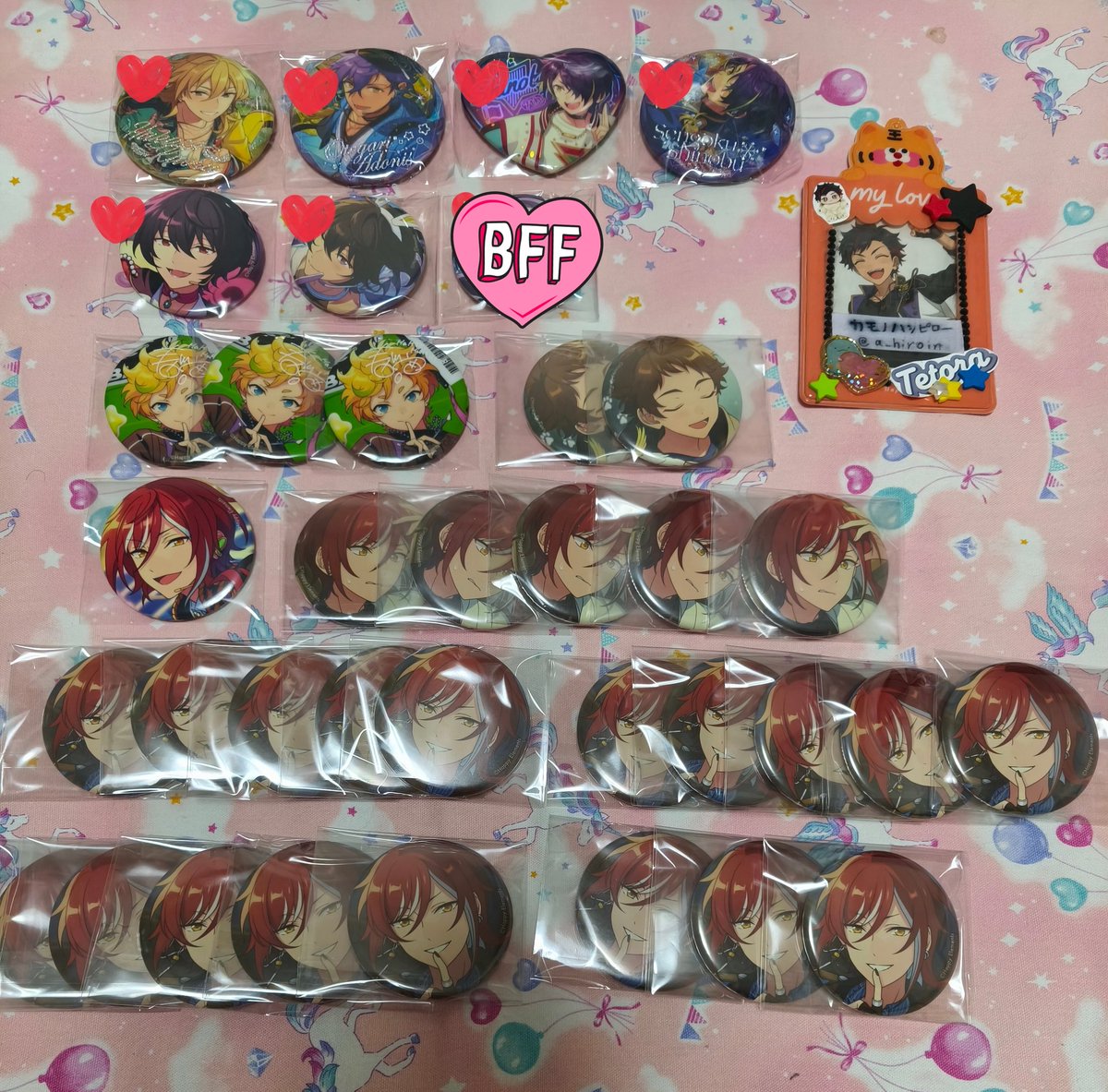 a_hiroin's tweet photo. 【交換/譲渡】あんスタ コレクション缶バッジ コレ缶 Casual  idol
譲)♡(英智 薫 凛月  忍 アドニス)
宗 巽 宙 光 夏目 嵐 斑 紅郎 
求)同異種 鉄虎
(下記リプライ画像参照)
または1点につき 250円＋送料 
(譲渡は無印のみ)
画像内♡は交換のみ
郵送にて https://t.co/eDoYl9S5YX