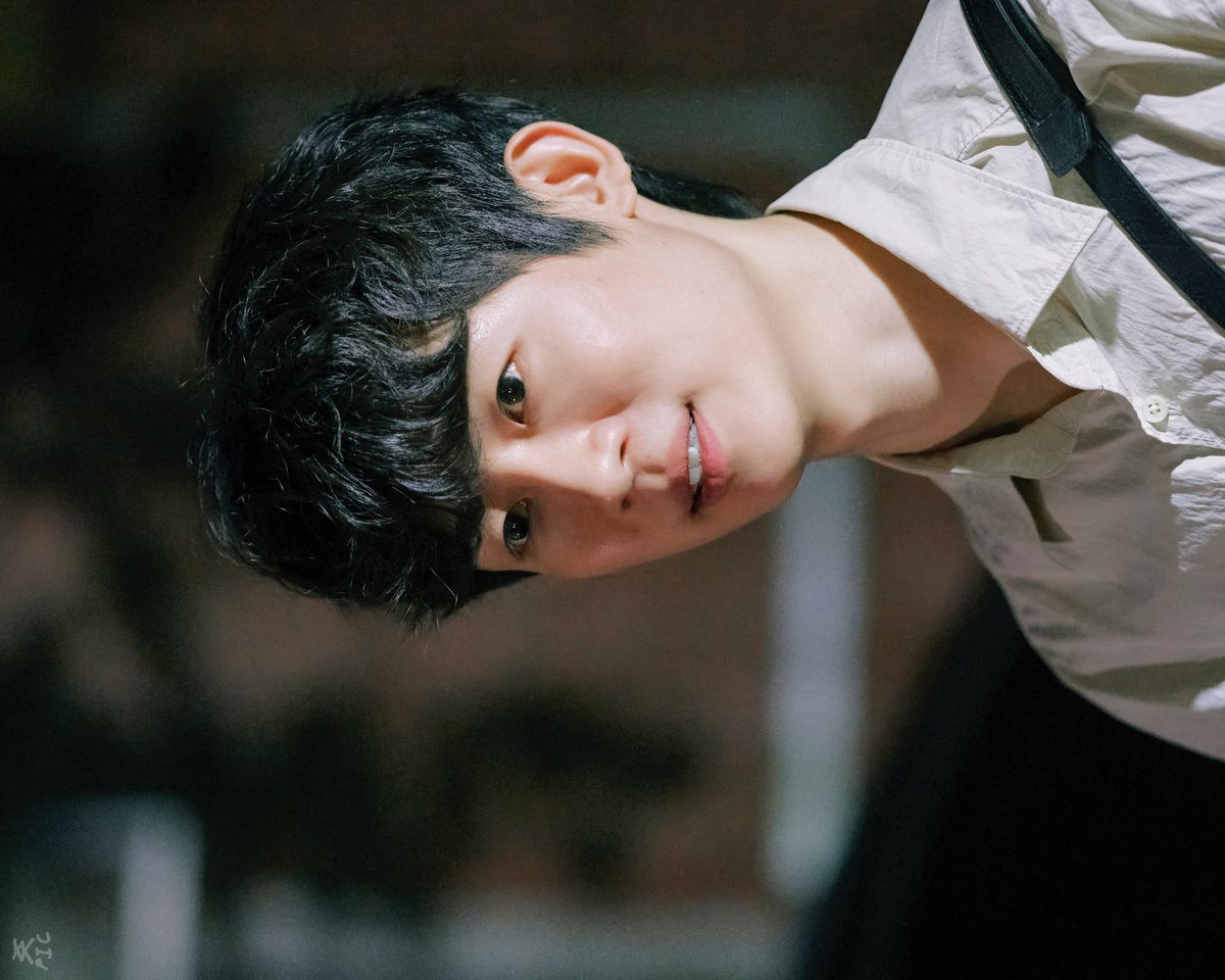 rum_curtaincall's tweet photo. 260606 히스토리 보이즈 퇴근길

#신은호 배우 https://t.co/MqMqjWaQx8