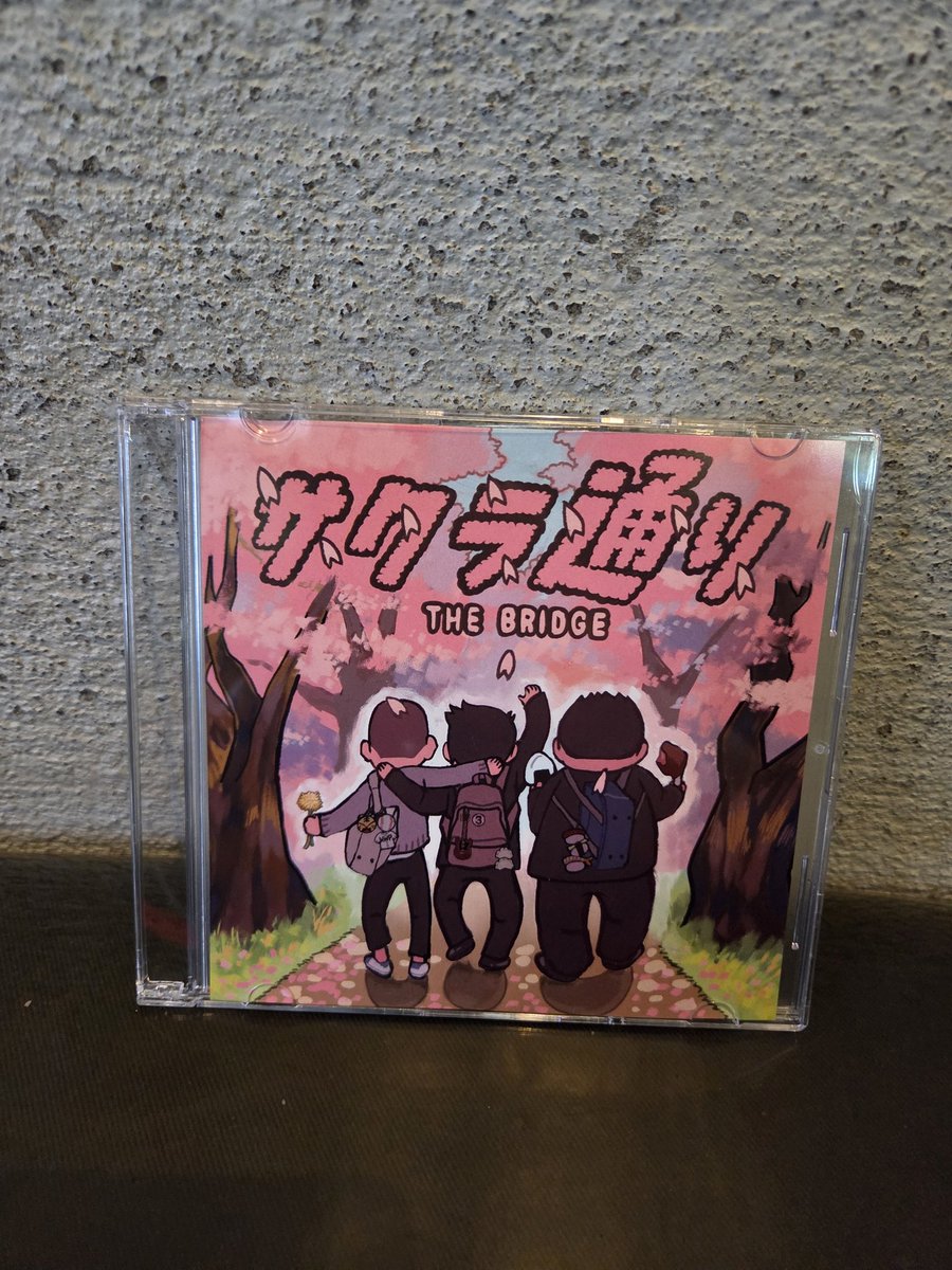 sone_thebridge's tweet photo. 【大発表】
6月13日(土)
THE BRIDGE 
Newシングル『サクラ通り』発売決定！！！！！
『サクラ通り』『ヒカリ』『なにもなくても』の3曲入り５００円です！！！！！
こちらの売上は6月13日の売上分は 
たかぼー(ex HORIZIC)
にすべて渡します！

手作りで40枚しかありません！お買い求めください！ https://t.co/UWimtx9ADb