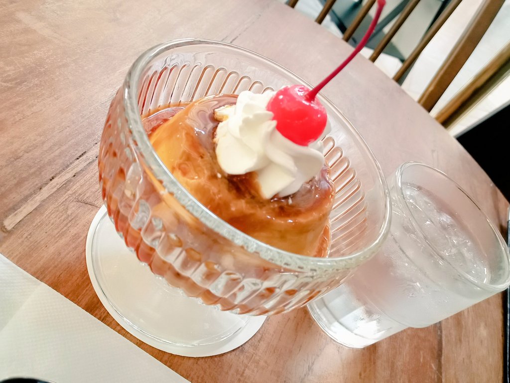 kanatasukumo's tweet photo. 舞鶴　喫茶アンドさん

しばらく休業されていた、舞鶴赤れんがパークの2号棟のカフェがリニューアルオープンにて

以前と少しメニューが変わっていますが、概ねは同じ感じです
ただ、日曜日に提供されていたみずしまさんのおはぎが無くなったのは少し残念😢

昭和プリン、固めのプリンが良いですね https://t.co/S9TvVauBvw