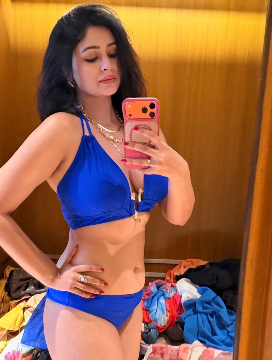 DIPENDUDAS91263's tweet photo. Ritabhari Chakraborty latest 🥵🥵 images 
Bong Queen 👑 
#RitabhariChakraborty https://t.co/YxO0ffe0UA