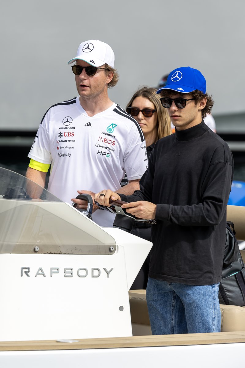 john_nuppey's tweet photo. arriving in style

che non te la piloti da solo la barchetta per arrivare al circuito??

#Antonelli #F1 #MonacoGP #GNphoto https://t.co/t5ruRXU6yQ