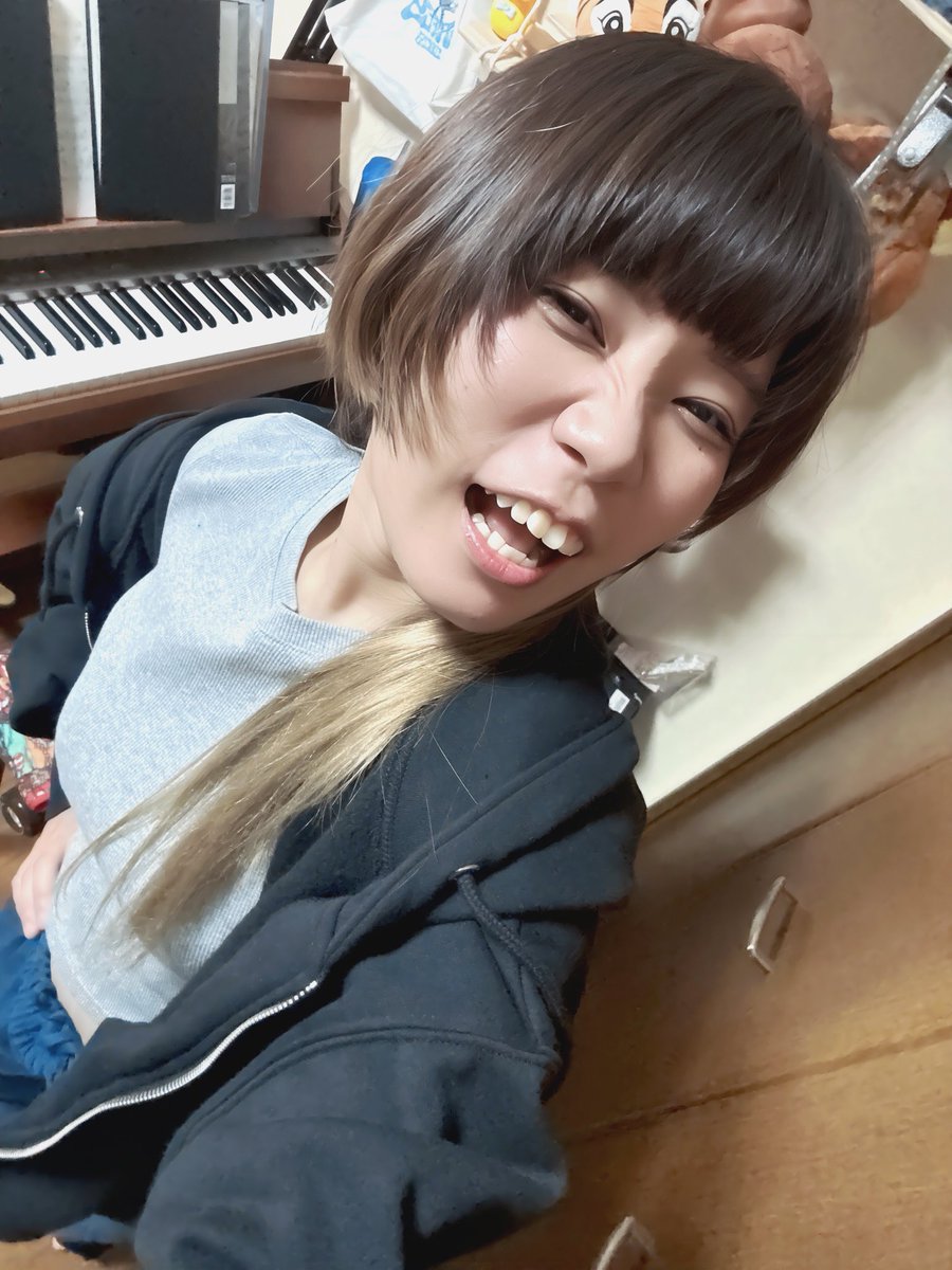 narimiya0314's tweet photo. 弾き語り配信ありがとう‼️

あいにくの雨で川崎路上はできなかったけど、配信来てくれて嬉しかった！！

次は14日(日) 川崎路上18:00から
お待ちしてます✨✨ https://t.co/m3CyhhaAAS