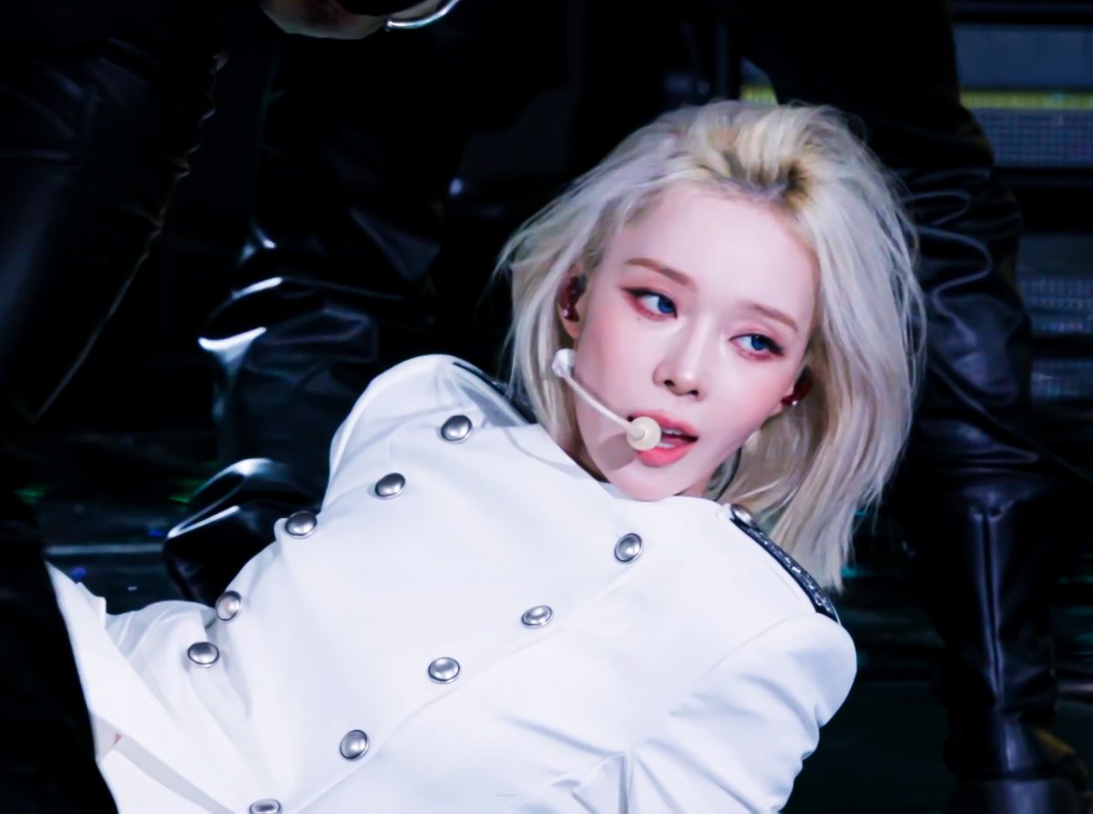 _malrangcow's tweet photo. 흰제복진짜미치겐네,, (P) 
#윈터 #WINTER 

49Caps🔗 https://t.co/U6oG1BqL55 https://t.co/e0ohcRh2Gk