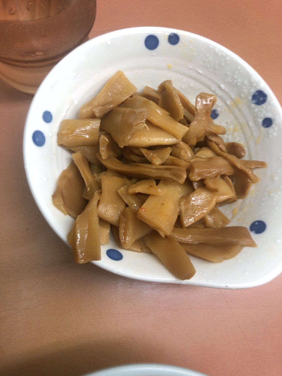 li_ico's tweet photo. ラーメン山岡家 上尾店
あいも変わらず夜中も混んでる
期間限定
豚バラなんこつラーメン中盛カタメ
メンマ別皿
なんこつ美味いけどちっさいのが2個しか入っておらず食べたら終わり
なんか残念
もっと入っててなんこつ食べてもスープで感じられたら満足したんだけど
#ラーメン山岡家 https://t.co/HITbLBLTwr