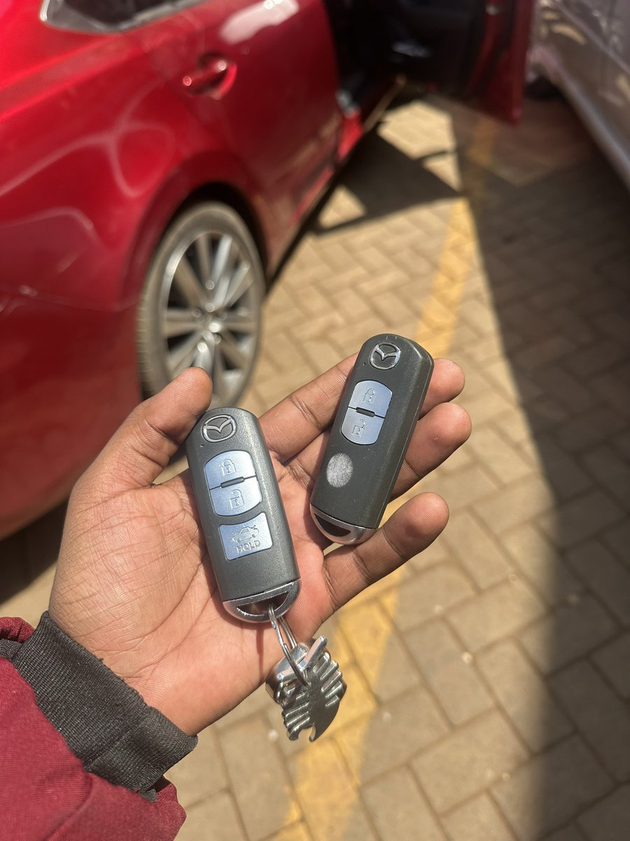 Nick_tradesKe1's tweet photo. Problem sorted 
15 sausands gone in the morning 
10k for a new key and 5k for labor nimegongwa?
Mungu baba nipe masidis sasa Masda niachie the struggling https://t.co/tBbVyi0BHs