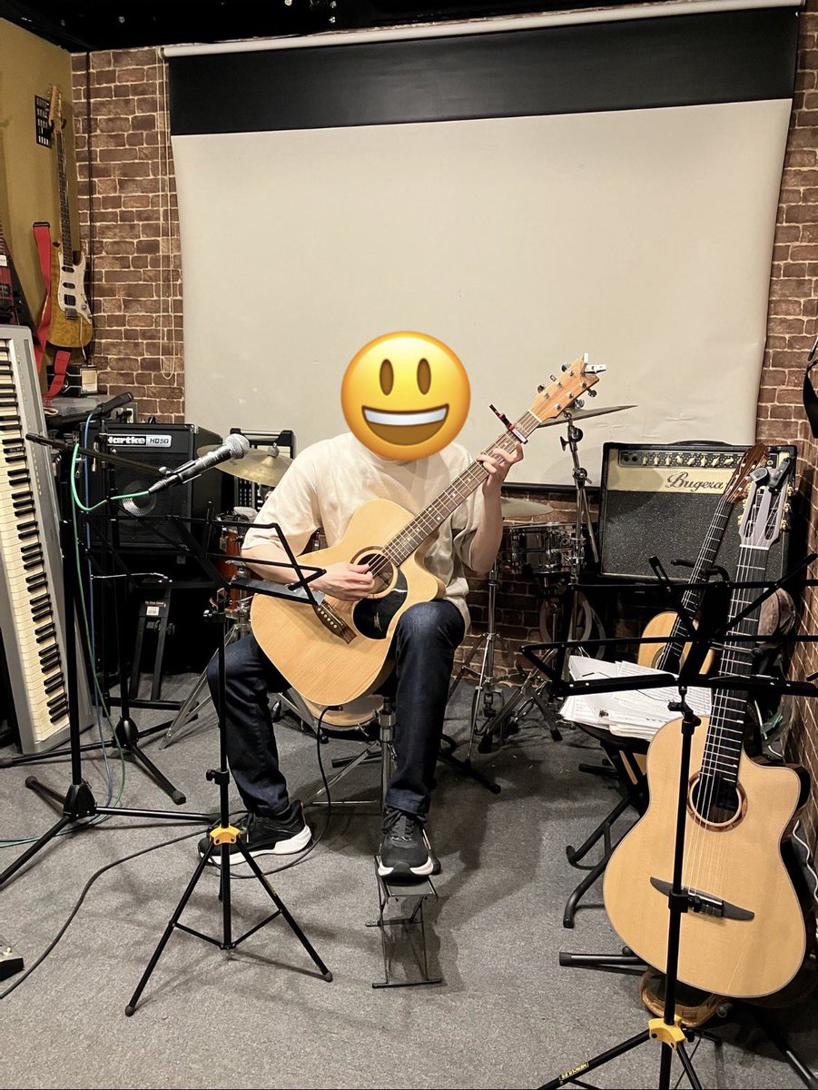 Carbuncle_spoon's tweet photo. 髙橋さんライブ‼️🎸
弾かせていただき感謝‼️😉💦🙏✨️ https://t.co/lLN5K2ZHwk