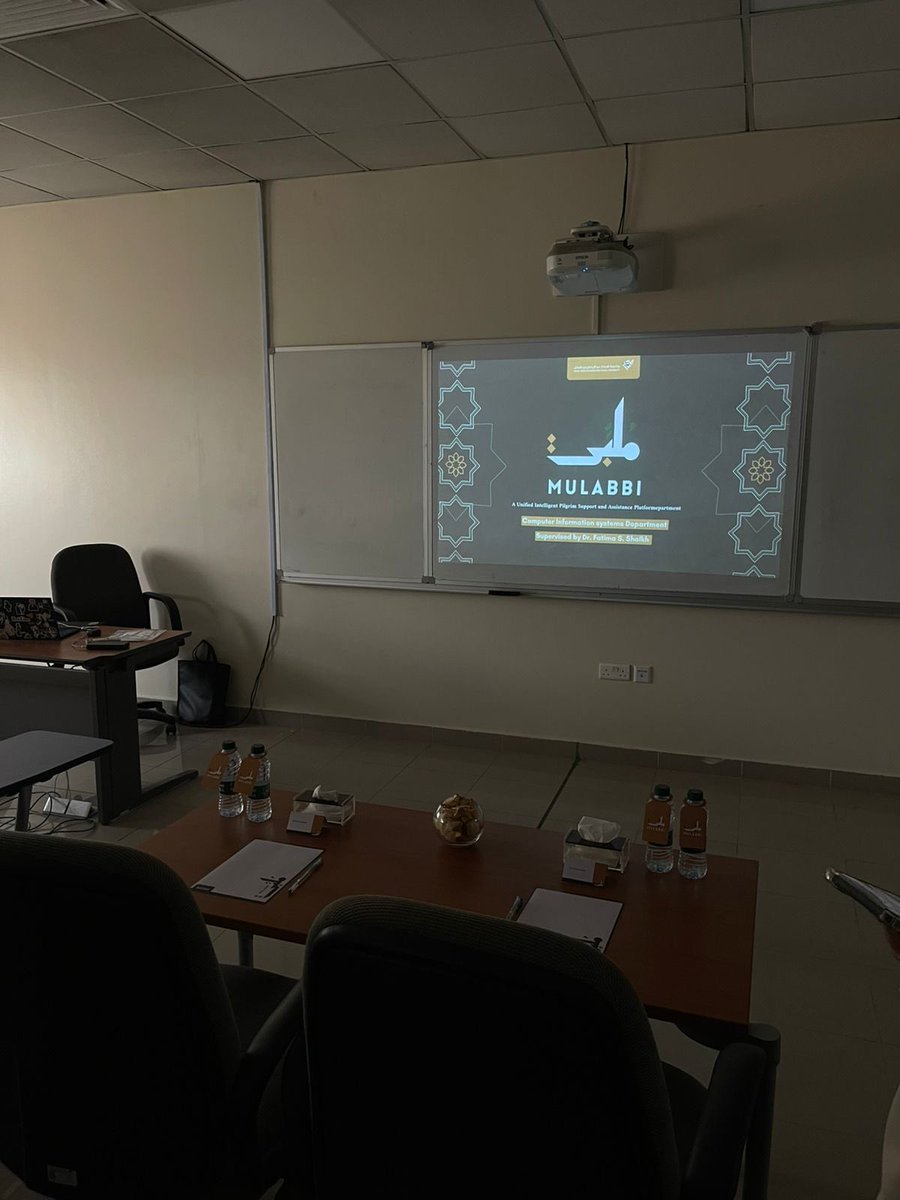 S1lXV1's tweet photo. اخر مناقشة لمشروع التخرج 🎓 https://t.co/xEJv7TA3Zj