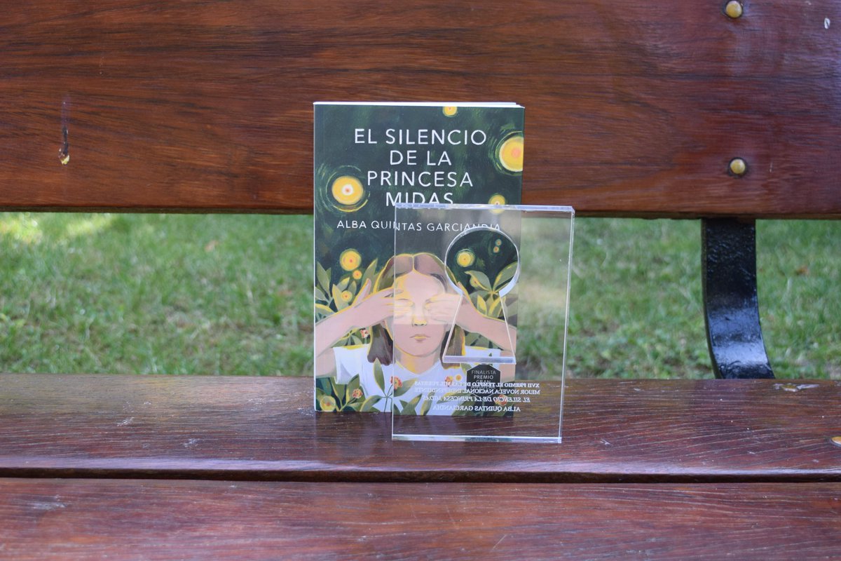 Templo_revista's tweet photo. La ganadora a Mejor novela nacional independiente es «El silencio de la princesa Midas», de Alba Quintas (@albaricius), publicada por @SM_Espana. #Templis2026 🏆📚 https://t.co/ym859OHU6E