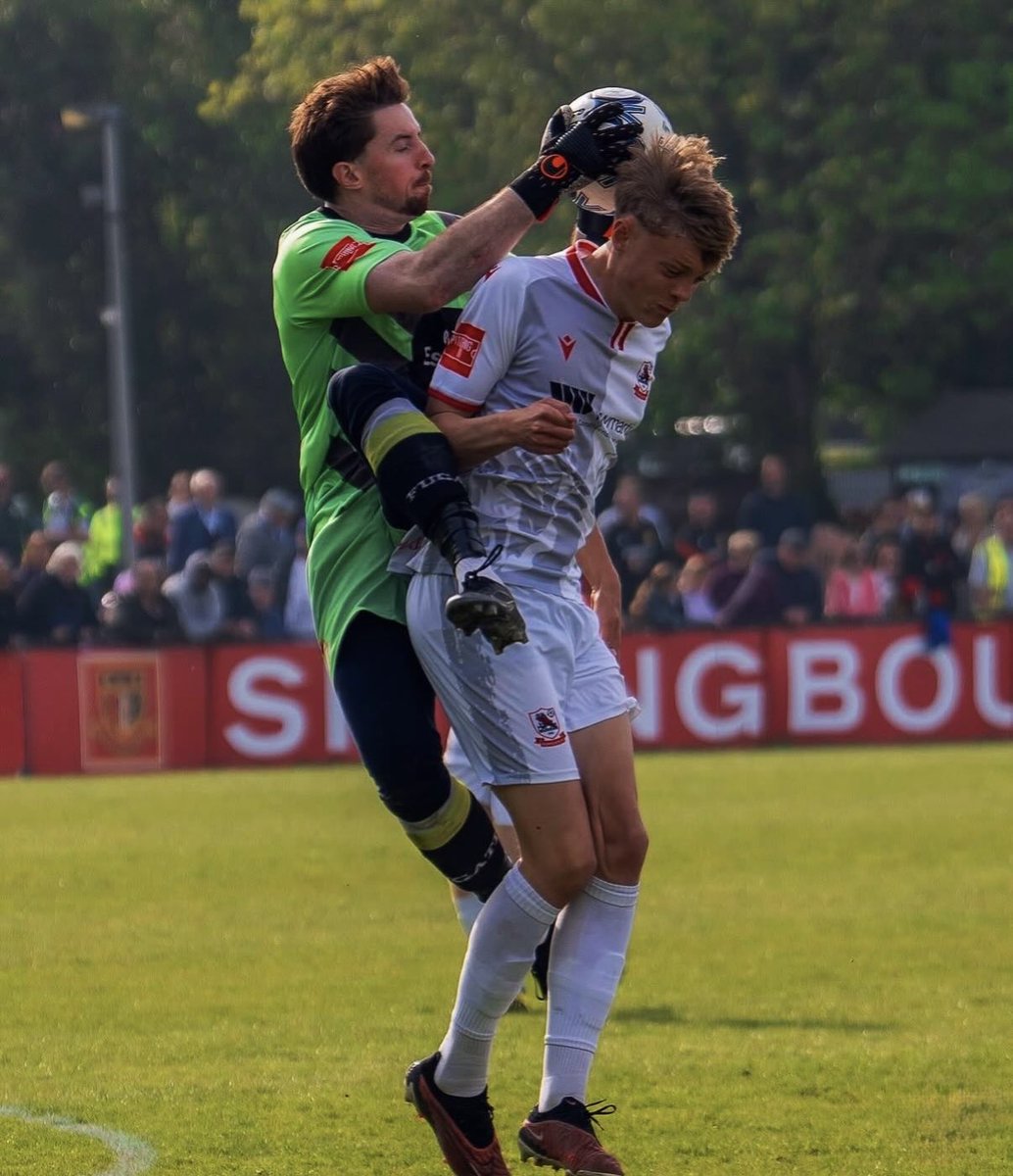 conor___beattie's tweet photo. Goalkeeper looking for a new opportunity steps 3-5 📲

100+ games at steps 3-5 playing for:
Fawley AFC
Petersfield Town
Edgware Town
Haringey Borough
Farnham Town
Cheshunt 
FC Romania
Sittingbourne

#freeagent #nonleague #footballrecruitment #playeravailable #unsignedplayer https://t.co/ce7lDTHwf4