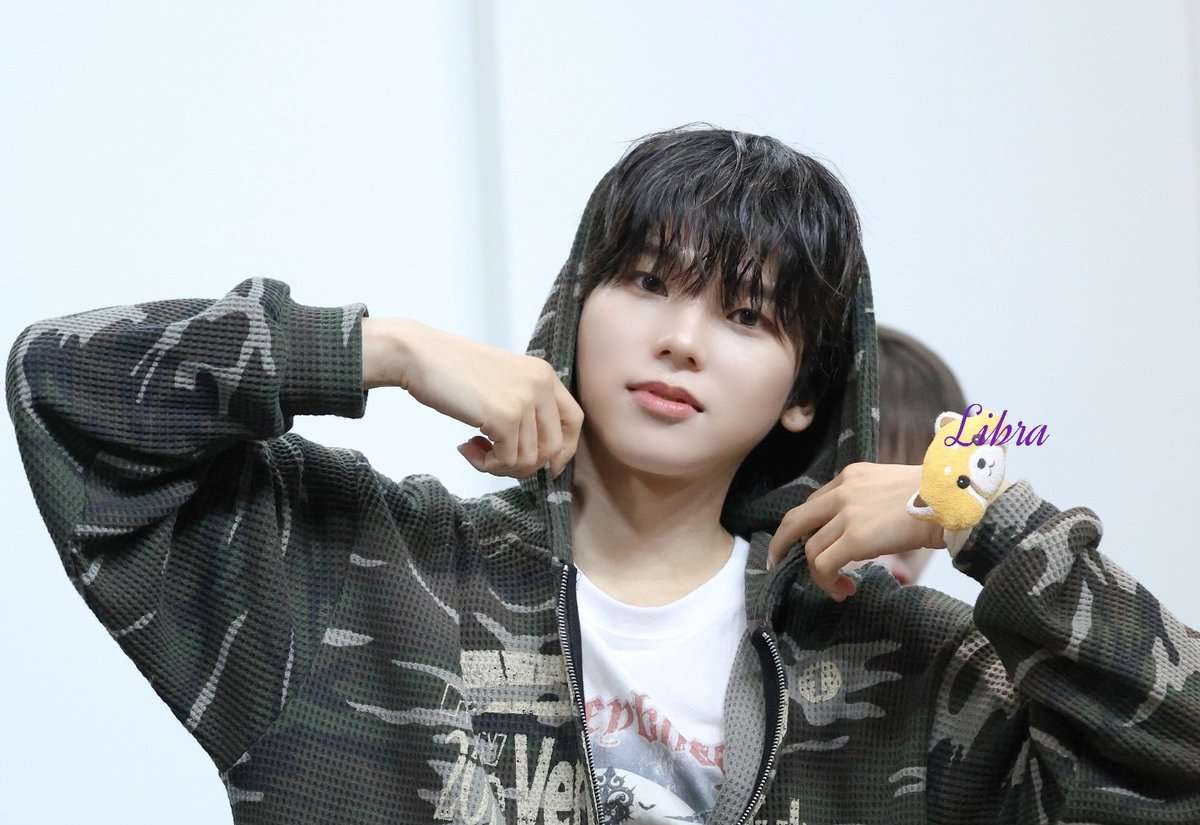 doha_libra_927's tweet photo. 2026.5.17 어레이즈 
#윤도하 #도하 #ドハ #DOHA
#엔싸인 #nSSign #エンサイン #Funky_like_me https://t.co/alNTYd8wMS