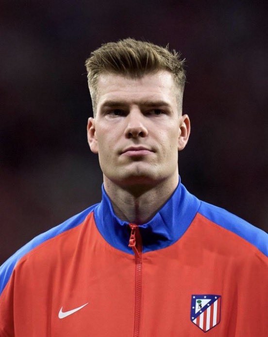 MediaFoot____'s tweet photo. 🚨 𝗔𝗟𝗘𝗫𝗔𝗡𝗗𝗘𝗥 𝗦Ø𝗥𝗟𝗢𝗧𝗛 🇳🇴 𝗧𝗢𝗨𝗖𝗛𝗘 𝗨𝗡 𝗔𝗖𝗖𝗢𝗥𝗗 𝗔𝗩𝗘𝗖 𝗟𝗔 𝗝𝗨𝗩𝗘𝗡𝗧𝗨𝗦 ! 🤝

Des discussions sont désormais en cours entre la Juve et l’Atlético pour finaliser un accord. 

🗞️ @MatteMoretto https://t.co/2rArESOPzR