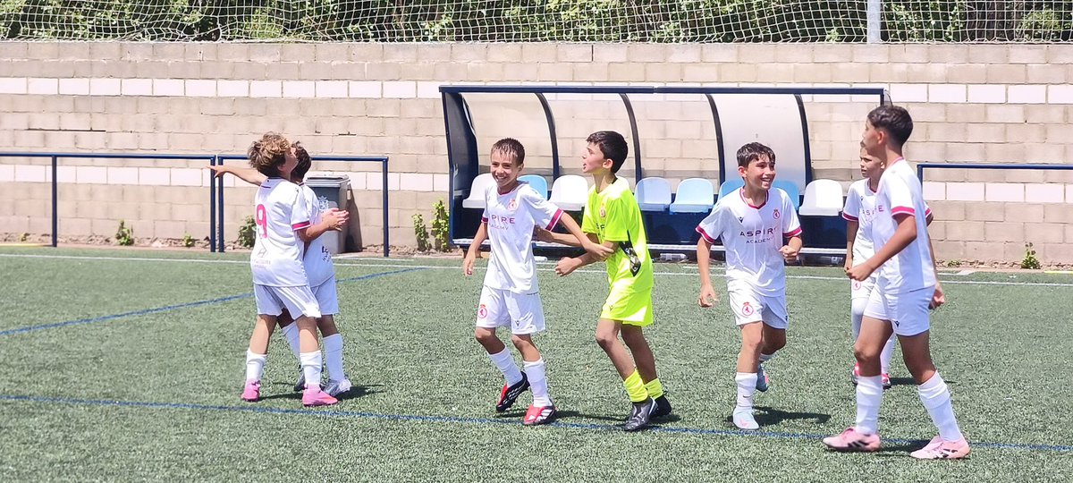 CultuAcademia's tweet photo. #CyDLBA Jornada 8
Final en el Área en el Sector Benjamín de campeones provinciales,
Benjamín A 6 - @CDParquesol 4 https://t.co/U8PIXcwRWD