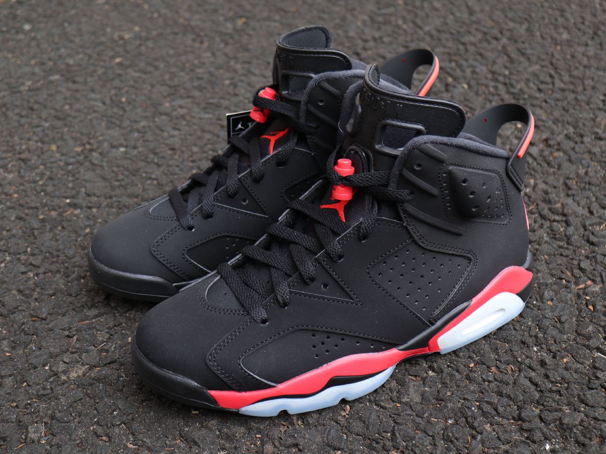 sneakershopskit's tweet photo. AIR JORDAN 6 RETRO "INFRARED SALESMAN SAMPLE"
ミッドソールの配色を反転させ、履き口の内側には「Not For Resale」のスタンプ、サンプルタグを模したタグ、さらにセールスマンサンプルには箱が存在しないことから今回は茶色のボックスがセットされたスペシャルエディション
https://t.co/3Q3GEpyhjF https://t.co/cACLKMcdrb