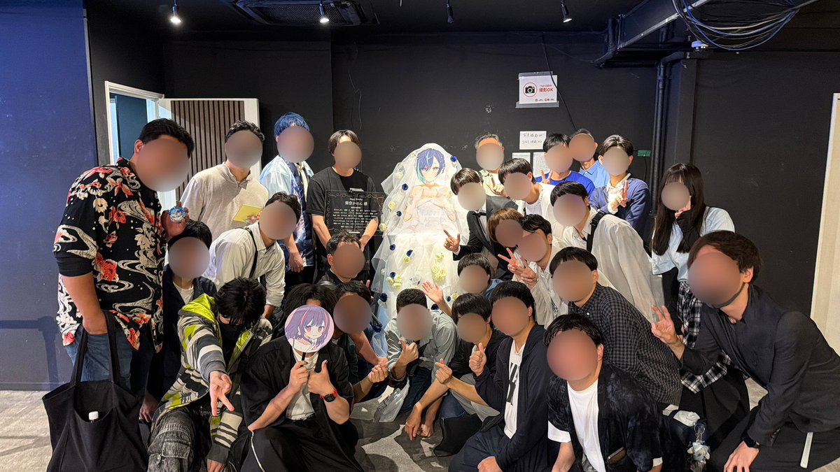 AlskyRG's tweet photo. らびぱれ!! Mini Live ~Love Letter~
にて、ryu(@ ryu_sfsnsn )と合同で #葵空かのん ちゃん宛に有志の皆様とフラワースタンドを贈らせていただきました。

今回は一種の晴れ舞台ということでウエディングドレス風のデザインを依頼し、シンプルながら参加者の皆様からの愛が伝わるようなフラスタに仕上がったと思います。

もしこれがかのんちゃんの笑顔の一助になれたなら本望です。
改めて、ご出演心からお祝い申し上げます。
また参加者の皆様におかれましては、温かいご支援誠にありがとうございました。またご縁がありましたらぜひよろしくお願いいたします。
#らびぱれ