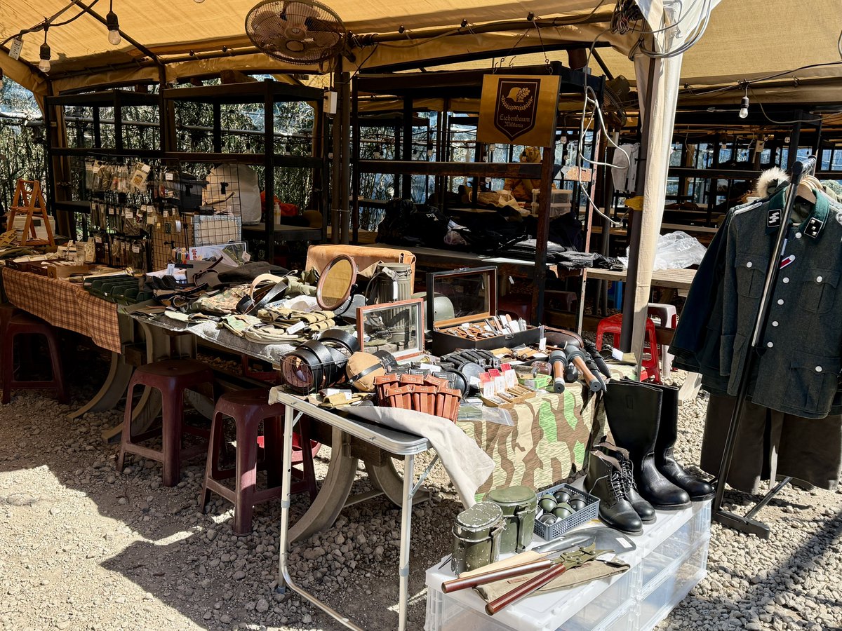 Eichenbaum1944's tweet photo. 6/14 ジェロニモさんの「ナム戦定例」にアイヘンバウム ミリタリアが出店致します。

ゲームも参加しますので通常より小規模な出店となりますが、もし見たいものがある方はお持ちしますので事前にお申し付けください。

当日はいつもよりも雑多な物を販売予定です。 https://t.co/2RpKLnh0ET