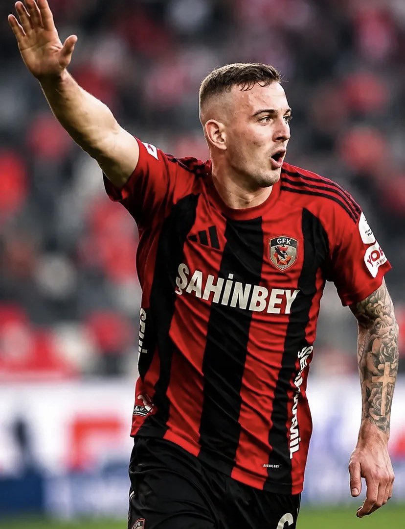 antvcf's tweet photo. 🇵🇱Kacper Kozlowski
En la órbita del Valencia
¿Os convence la temporada de este chico para venir al Valencia? https://t.co/hvptRYOzg8