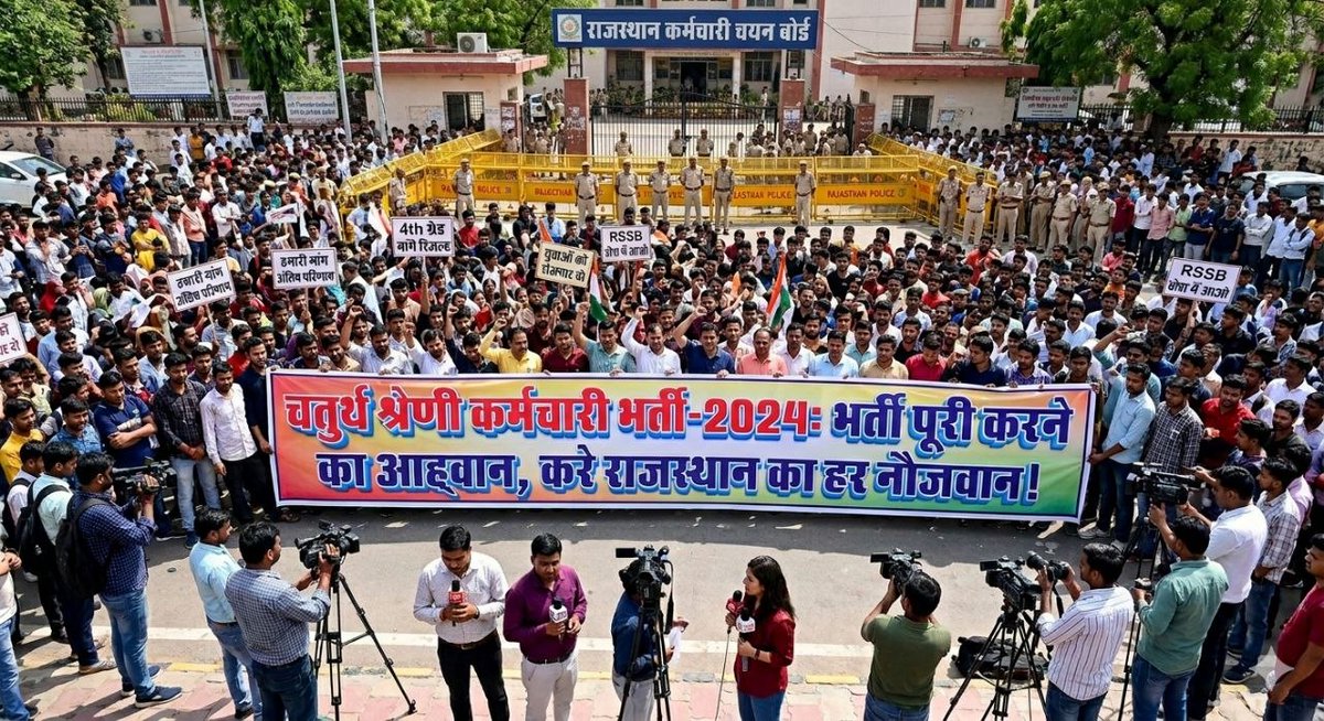DineshJat017's tweet photo. भर्ती प्रक्रिया पूरी हो चुकी है, अब परिणाम जारी करने में देरी क्यों?
@RajGovOfficial @svoruganti1466 @alokrajRSSB @DIPRRajasthan
#चतुर्थ_श्रेणी_परिणाम_जारी_करो https://t.co/n5NCrM5xrU