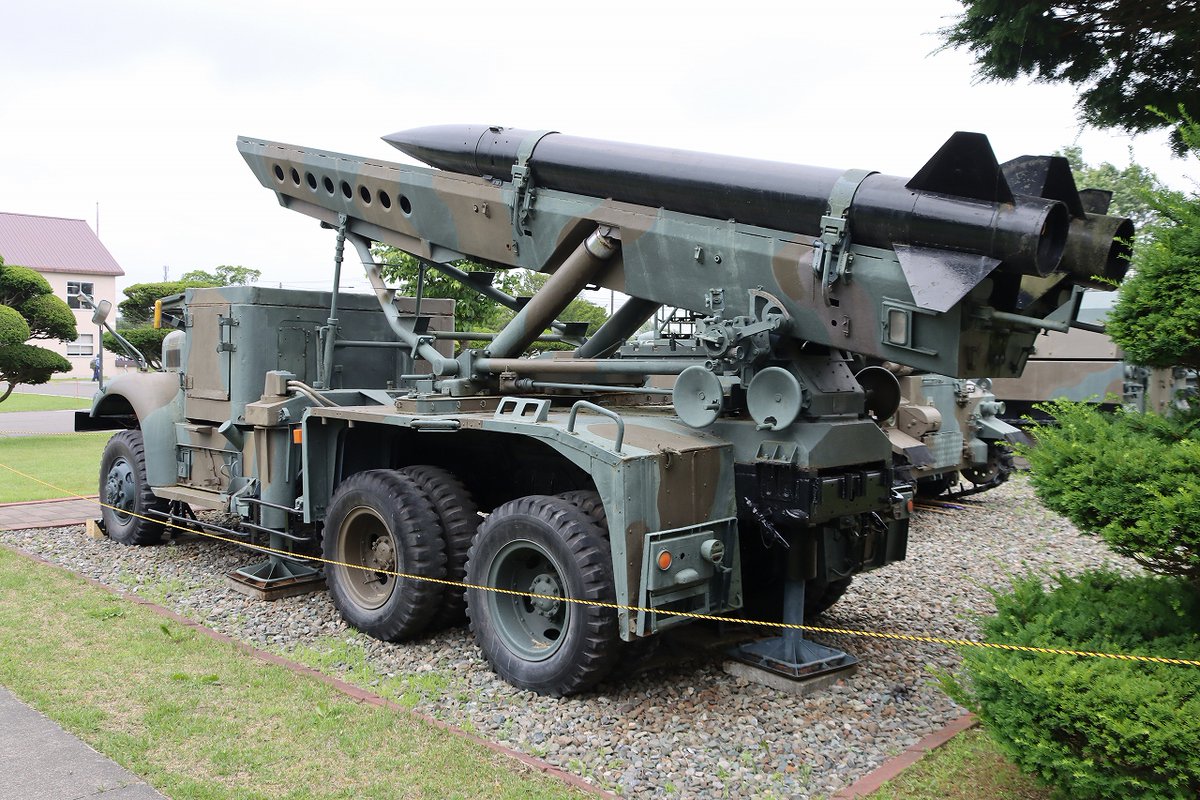 comint44's tweet photo. 67式30型ロケット弾発射機、別海にも展示されていたことがあったんだ・・・。😅
部隊名からすると東千歳にいた部隊（後に88SSM-1に換装・改編）だけど、今では北千歳と富士にしか展示されていない珍しいモノ。
量産数は48輌。 https://t.co/Nc7xzihM21