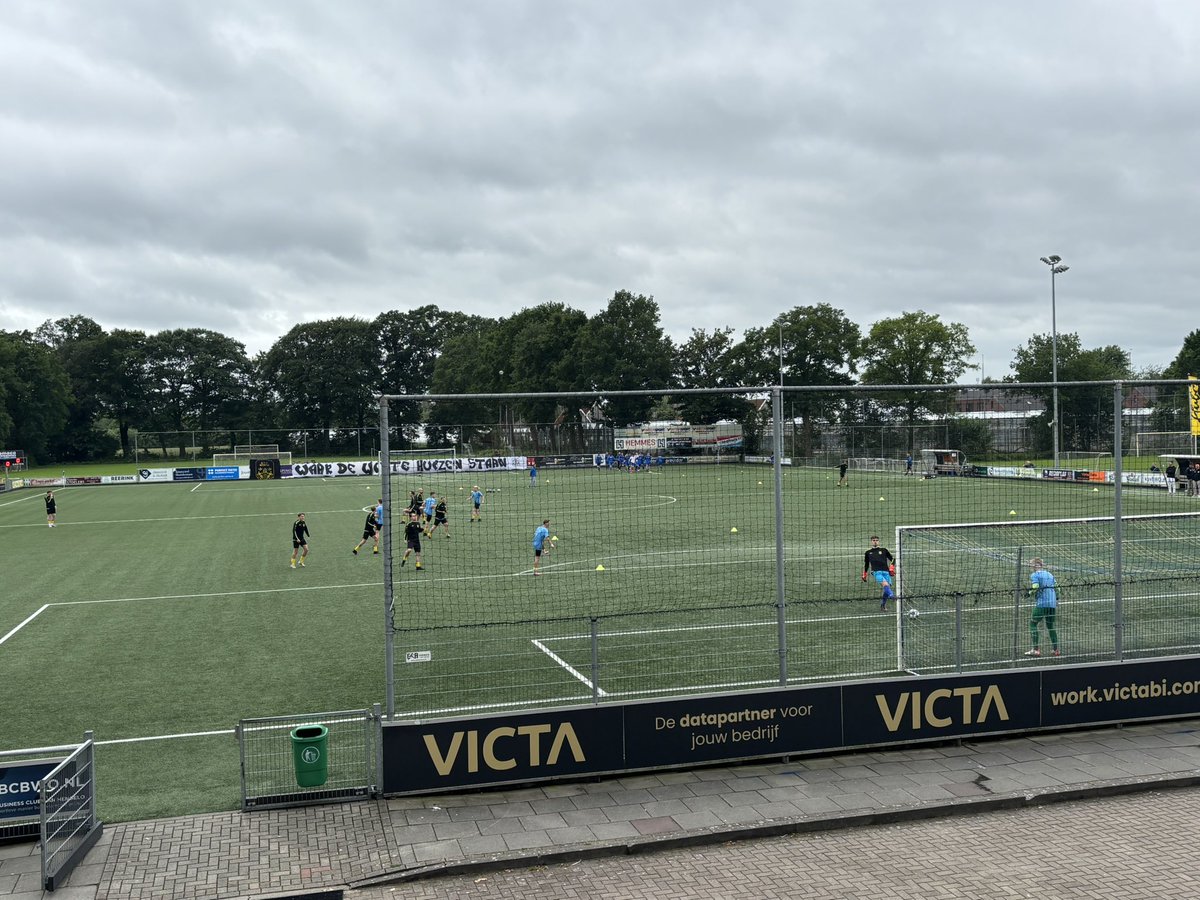 BVVBorne's tweet photo. Nog een halfuur tot start wedstrijd. De warming-up is begonnen. #borsaa https://t.co/eanrNjpqWH