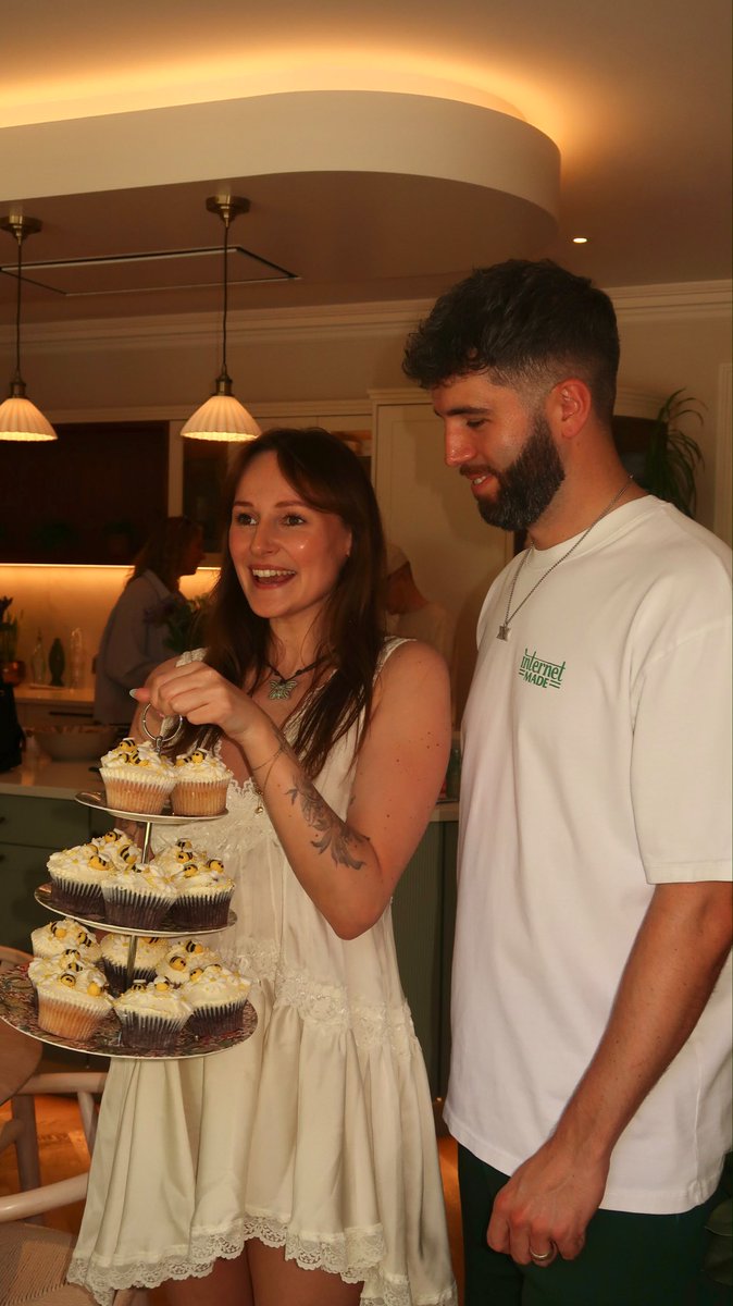 ZerkaaHD's tweet photo. Mum and Dad for real this time 💙 https://t.co/UWOG4EaoDu