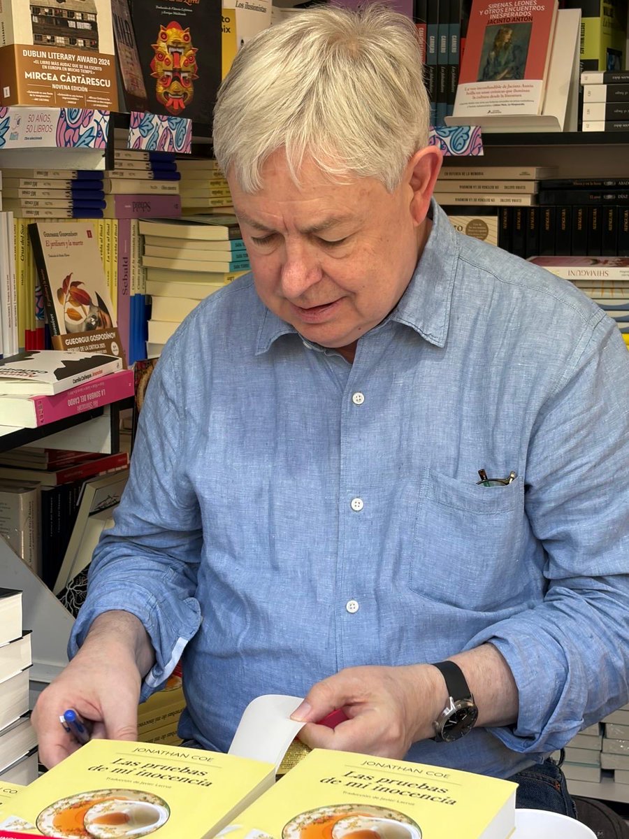 selulf's tweet photo. Johnny cogió su pencil https://t.co/3KieaHfWt0