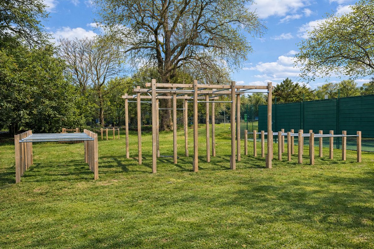 BESTfields26's tweet photo. Fitness meets nature 🌿🏃‍♂️ 
Our new outdoor training area is ready for everyone to climb, swing, balance, and get moving. Come and give it a try! 

#GetActive #OutdoorGym #CommunityHealth https://t.co/ymD152t54P