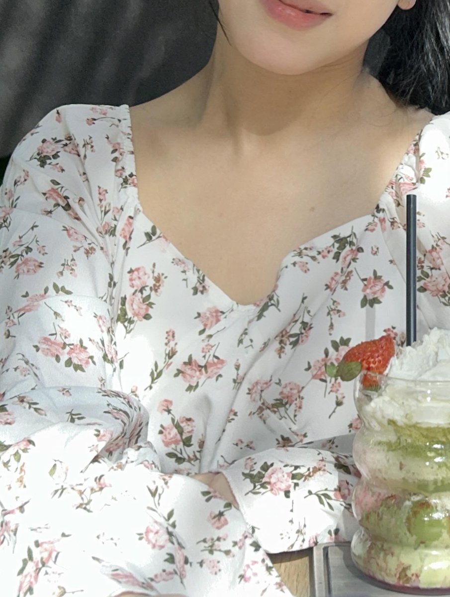 ht_denarchives's tweet photo. outfit cantik nya dena https://t.co/49VFIXWQgJ