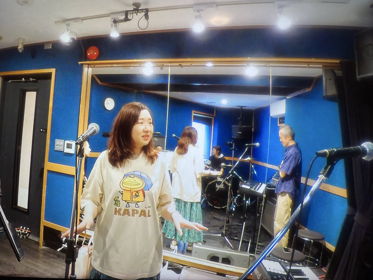 Natalie_TheGAP's tweet photo. 今日はリハでした！
サポートドラマーYUJIさんです☺️❗️
6/10両国SUNRISEです❗️

Tシャツは
#カパル💫 https://t.co/1dMn5pTZSq