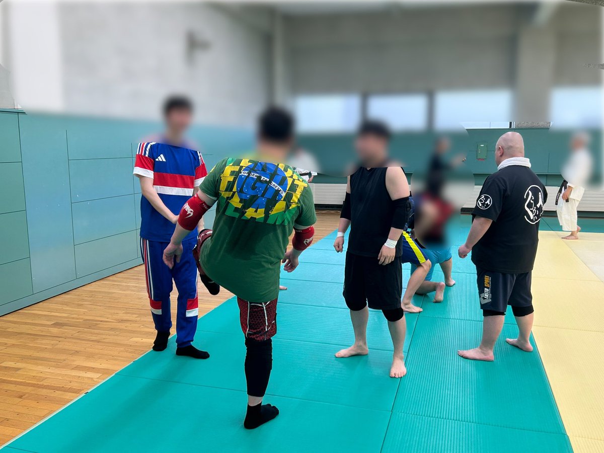 pw_sapporo's tweet photo. 【本日の練習】
開幕戦までちょうど3週間となった本日も練習でした🙌
過去最多の練習生を抱えている現在ですが
来年の今頃がどうなってるか楽しみです🔥

#プロレス
#プロレスリングサッポロ
#本日の練習 https://t.co/gG0xMAC6wf