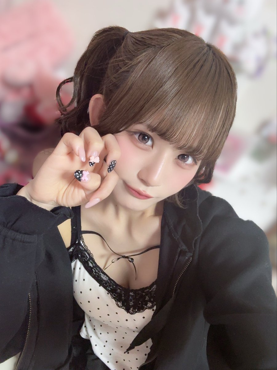 matsuri_l9l's tweet photo. アイドルしてるとき以外はゲーム大好きニート🎮🐈‍⬛ https://t.co/SLzeXR8VUd