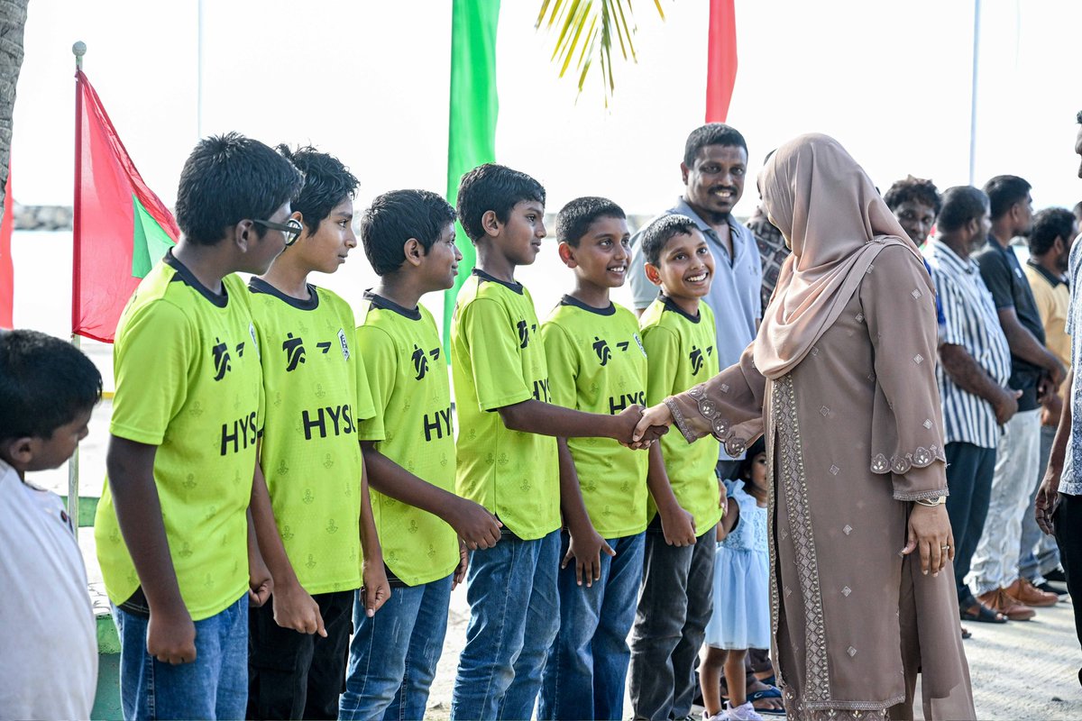 presidencymv's tweet photo. First Lady @sajidhaamohamed arrives in F. Dharan’boodhoo. She was warmly received by the members of the community. https://t.co/4e7ZJOf9Bz