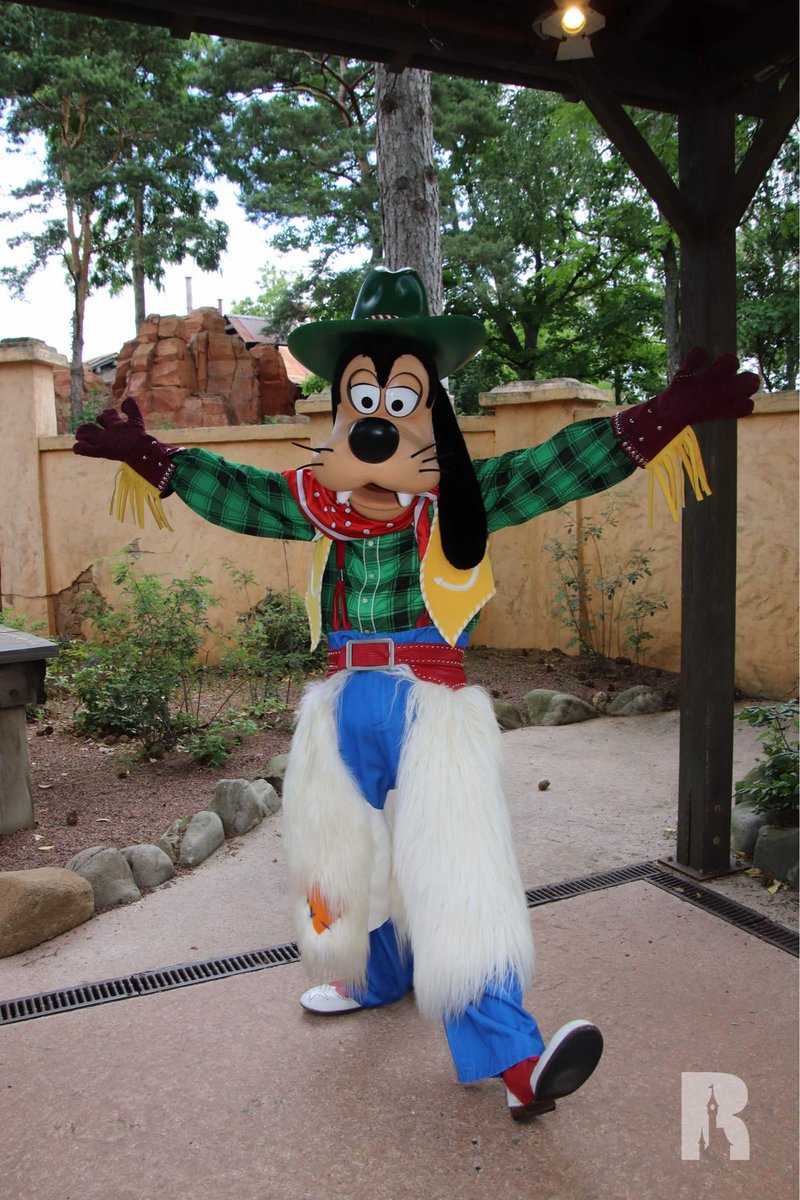 DLPReport's tweet photo. 📍 Disney and Marvel friends encounters today across the Resort https://t.co/knb6dDnEbV