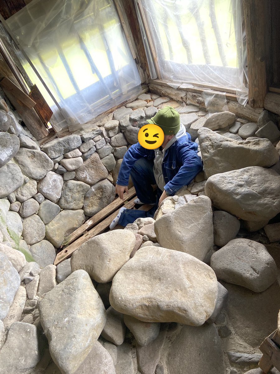 kuma6984's tweet photo. 五郎の帽子かぶって浮かれてました😉
その後『青い池』見て『白ひげの滝』見て
ホテルチェックインからの旭川で有名？な『ぎんねこ』って焼き鳥屋行こうとしたけど満席で入れなくて
しかたなくチェーン店っぽい居酒屋で飲みました🫠
＃北の国から
＃北海道旅行 https://t.co/o5shtiGkSX