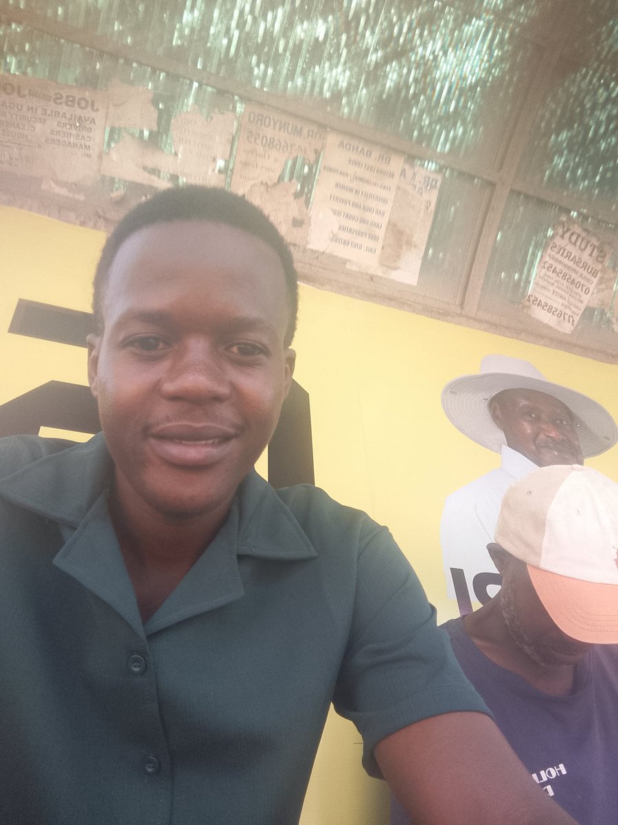 B37128John's tweet photo. Posing with my President 🫡🤞👌 https://t.co/RQb44DF7c3