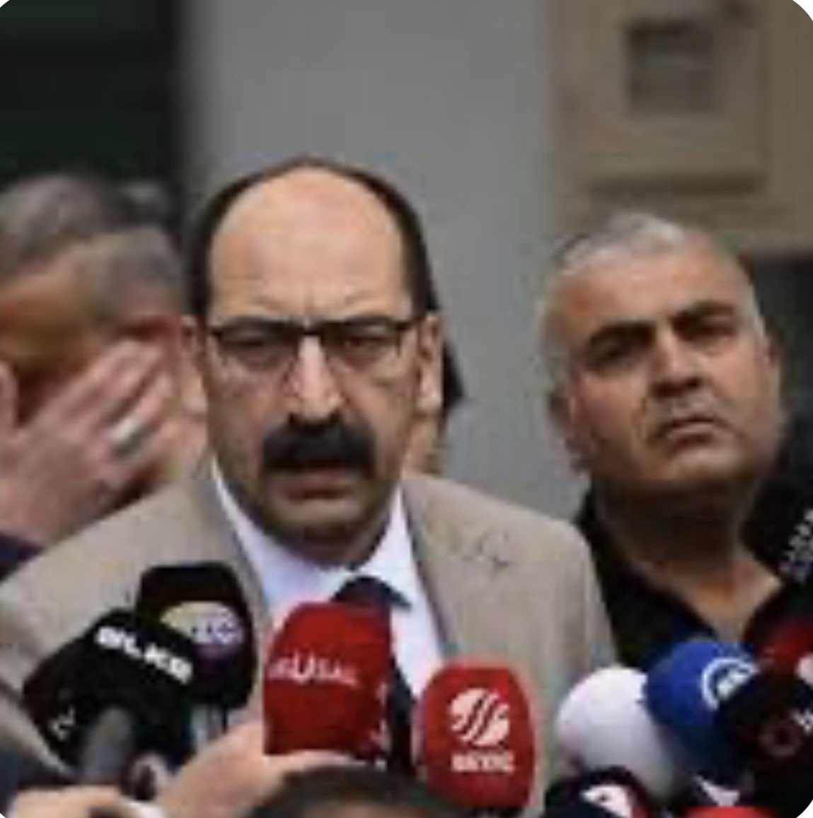 HsnBozkurt's tweet photo. “Söyle bana arkadaşını, söyleyeyim sana kim olduğunu” demiş atalarımız…

Arkadaşlara bak…

Haluk Kırcı’dan Çetin Yalvaç’a, Atakan Sönmez’den Fatih Atik’e ne kadar CHP düşmanı varsa orada!

AKP’lisi var, MHP’lisi var, hatta bar fedaisi, mafya tetikçisi bile var…

Ne yok?

#AtatürkteBirleşmeZamanı
#YenidenAtatürkCumhuriyeti
@ozgurozeliletsm