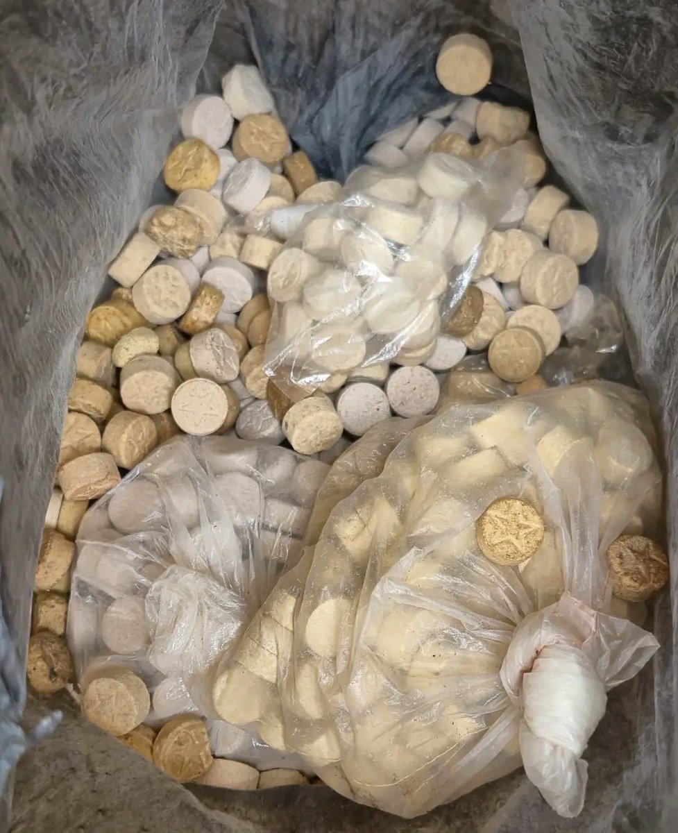 AmukelaniMoyani's tweet photo. An illegal immigrant caught manufacturing drugs in FS https://t.co/9spwmCSgGq