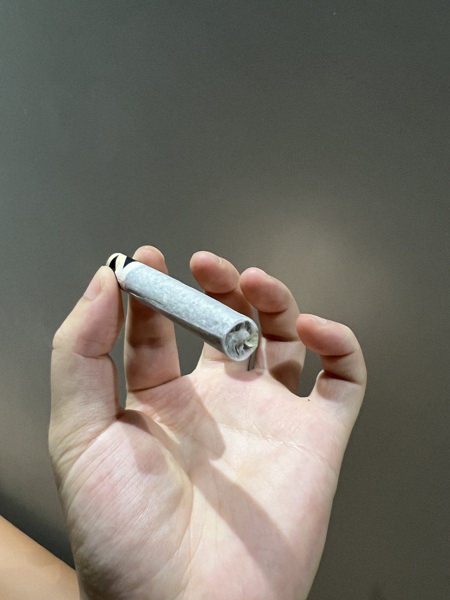 Lucky420GG's tweet photo. 1.9 GREM JOINT https://t.co/FcK1PU9UNk