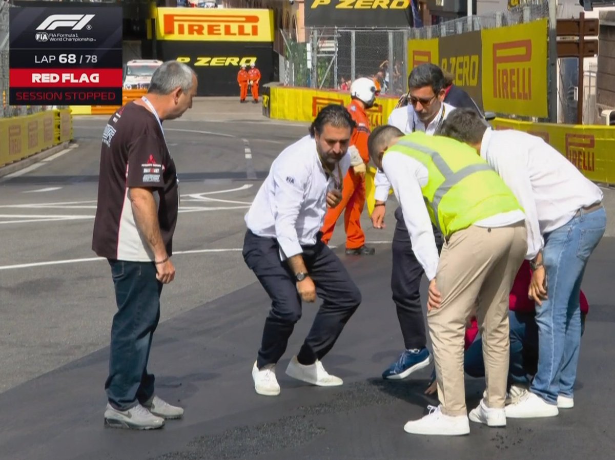icek94's tweet photo. 「もうおわりでいんじゃね？これ無理だわ」
 #f1jp https://t.co/a1uiuNUrJy