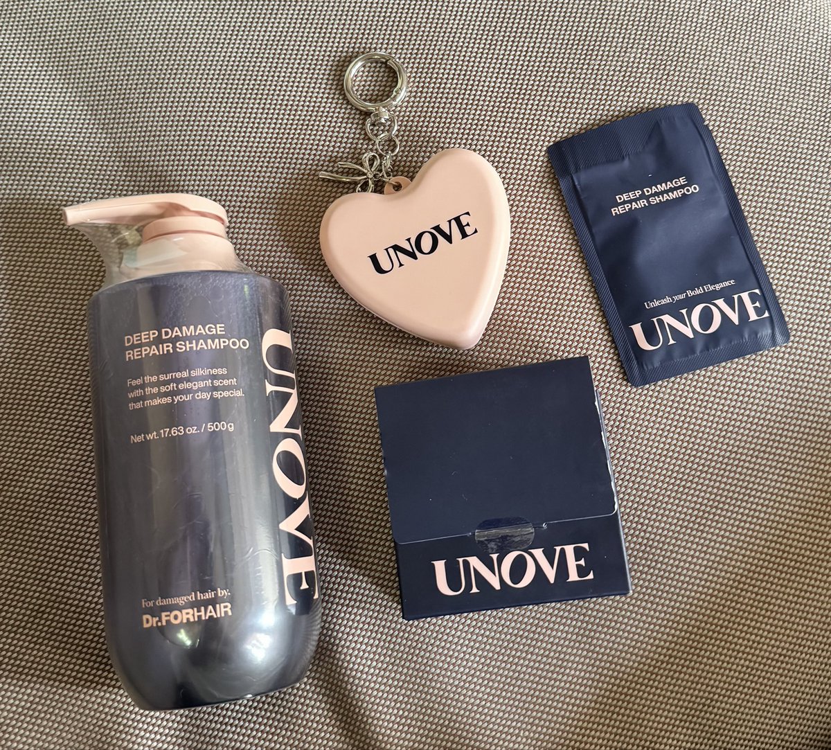 ohmaeri's tweet photo. @UNOVE_KR 어노브 제품 중에서 가장 꾸준히 쓰고 있는 건 딥 데미지 리페어 샴푸예요. 탈색모라서 손상된 머릿결 관리가 중요한데, 한 번만 써도 머릿결이 더 건강해 보이는 느낌이라 정말 만족했어요. 너무 좋아서 친구들에게도 꼭 써보라고 추천하고 있습니다! 🥰 https://t.co/ht4Y6vPsZo