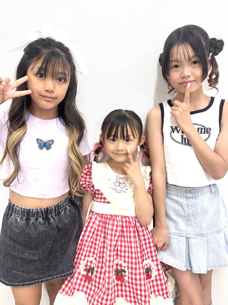 reechan_desu's tweet photo. アイゲキありがとうございました😊
次は7/19です。また応援して貰えたら嬉しいです😌
しぃちゃん&amp;りぃちゃんでヘアメイクをしてもらってきました〜！
#エクリズ #アイゲキ https://t.co/A9PocnOI8v